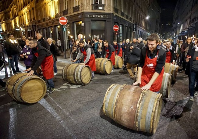 Lễ Hội Rượu Vang Bordeaux - Pháp