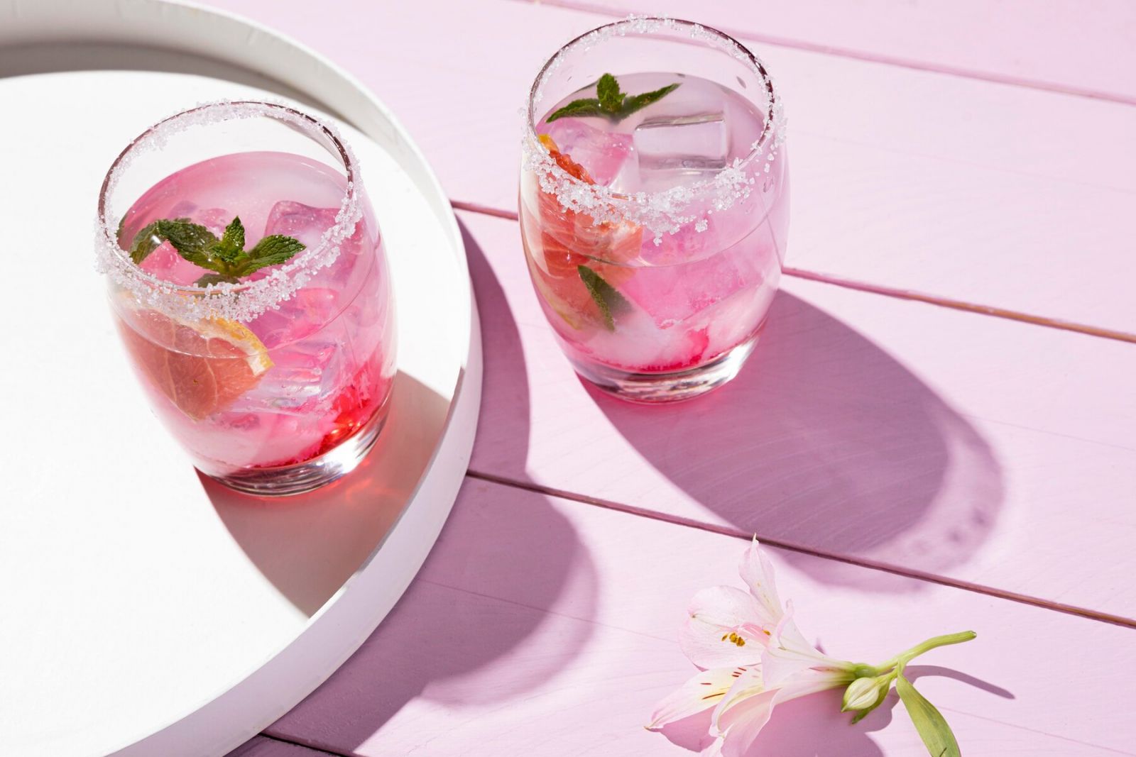 Vị trái cây ngọt - J&W Cocktail Pink