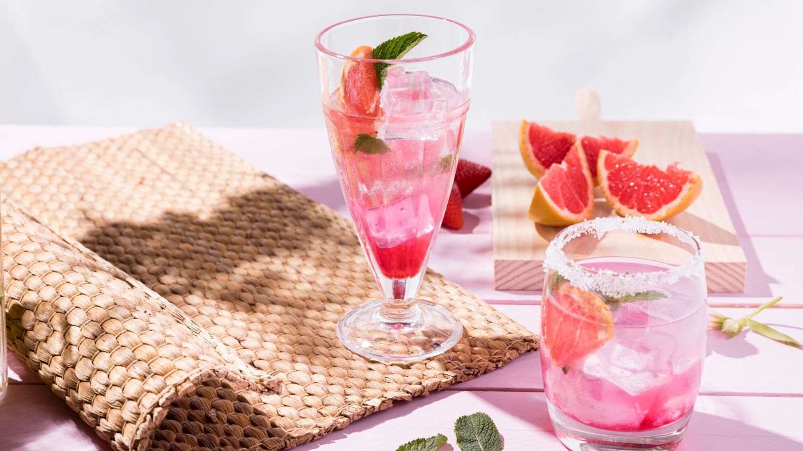 J&W Cocktail Pink Tây Ban Nha - Cocktail Hồng Ngọt Ngào